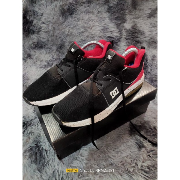 sepatu Dc shoes black red
