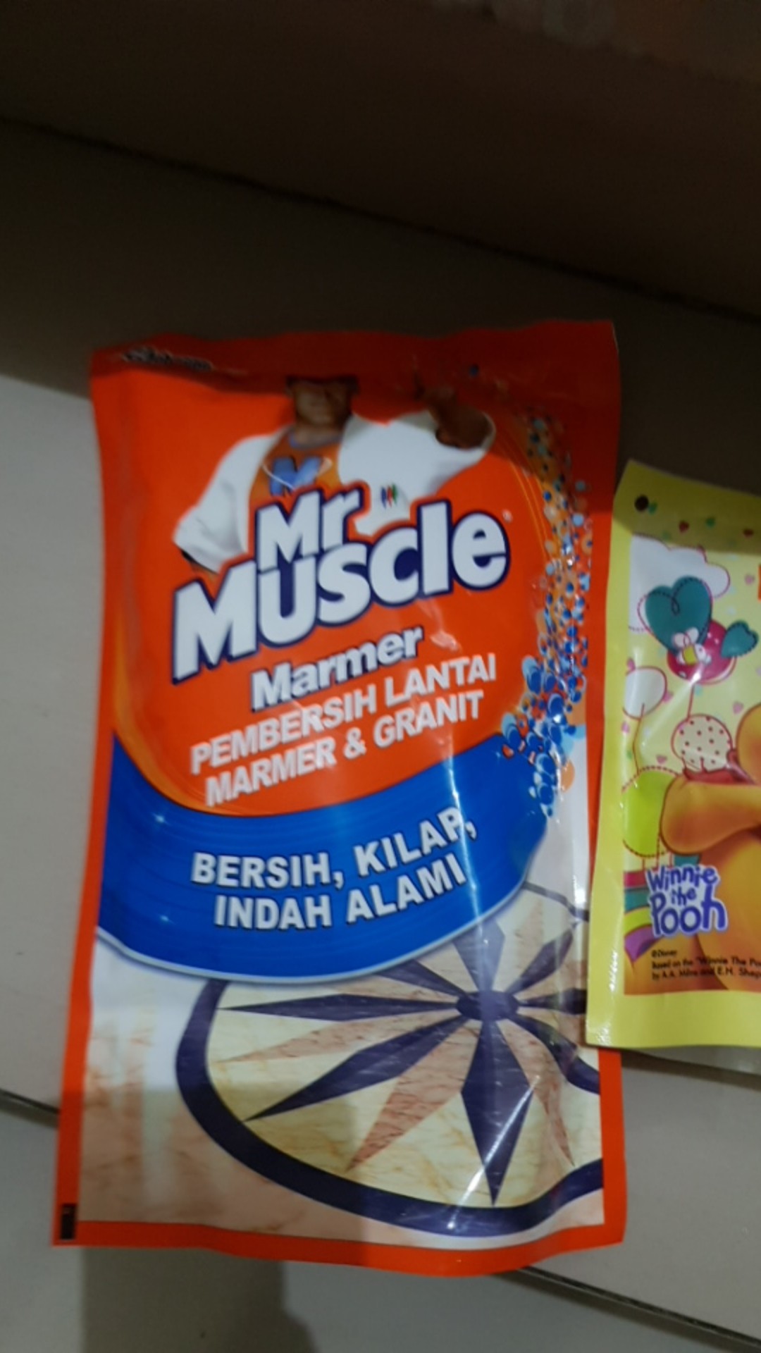 Mr Muscle Pembersih Lantai Marmer & Granit Pouch 800ml