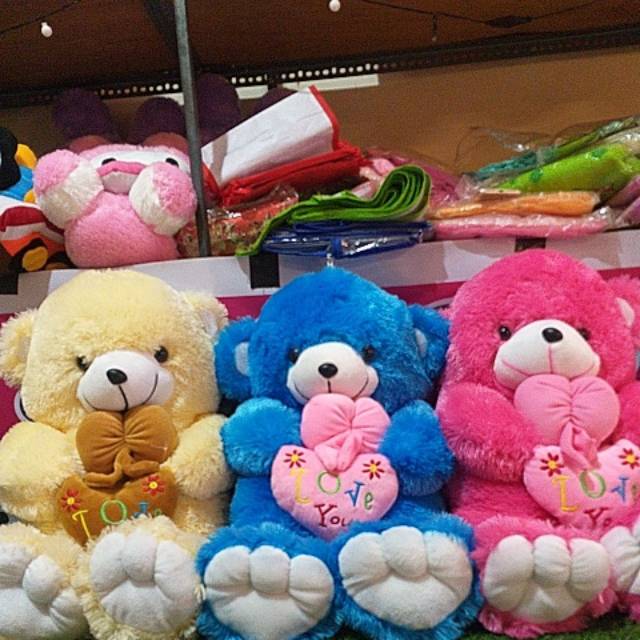 Boneka beruang love