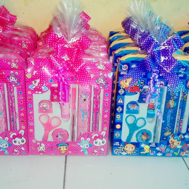 

Paket Hemat FS018 / Alat Tulis Set / ATK set / Bingkisan Ultah / Souvenir Ulang Tahun / Hadiah Lomba