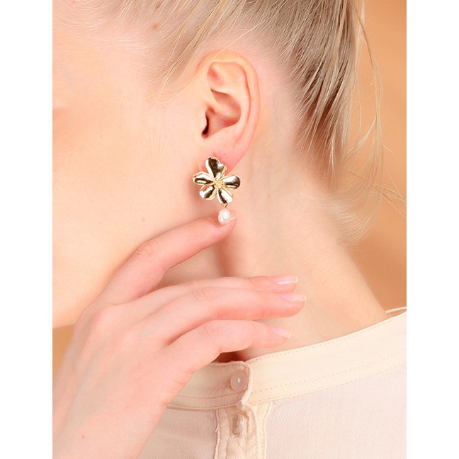 LRC Anting Tusuk Fashion Gold 925 Sterling Silver Flower Pearl Earrings D03316
