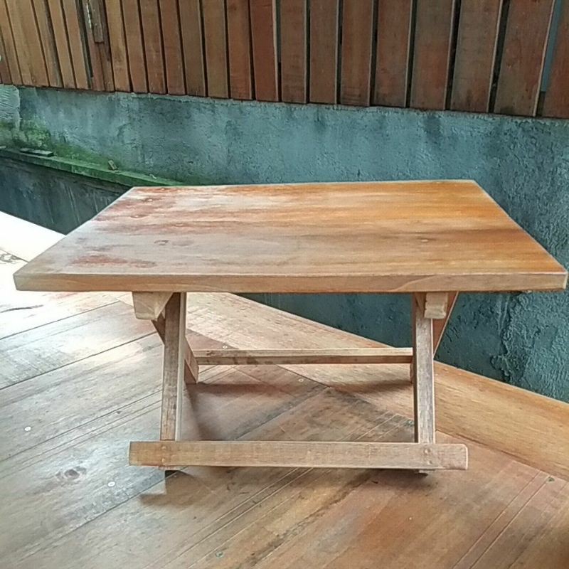 Meja lipat kayu