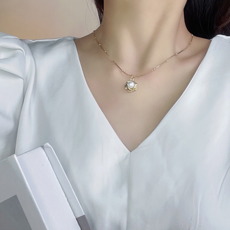 XiaoboACC Korean Fashion Retro Pearl Flower Pendant Clavicle Chain Necklace