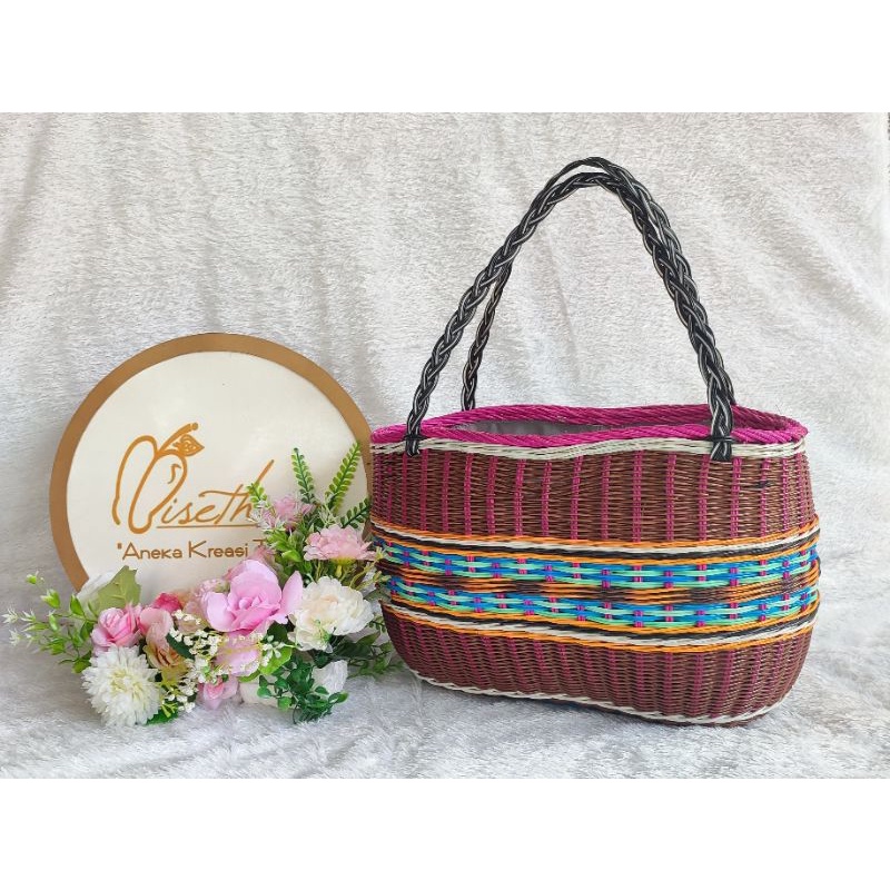 Tas Anyaman Rotan Sintetis