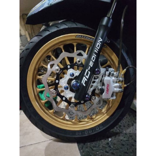 breket kaliper pcx 3p  pnp beat vario disk 220mm dan 260mm
