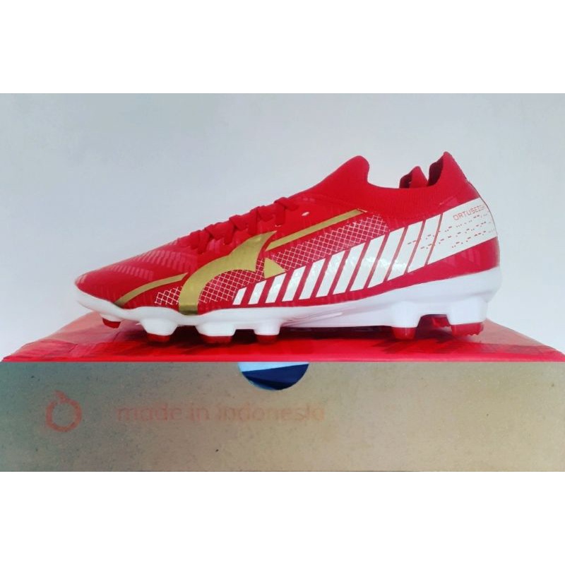 Ortuseight Catalyst Liberte FG SE (Ortred/White/Gold) Size: 39