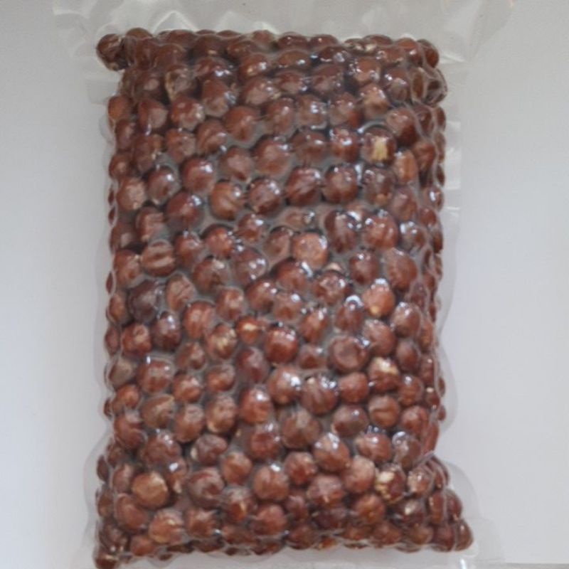

kacang hazelnut mentah