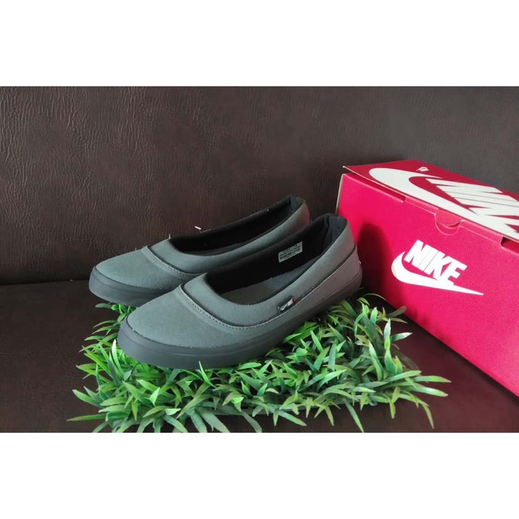 SEPATU WANITA SLIP ON 05 ABU HITAM/SEPATU KERJA/SEPATU KULIAH/SEPATU SANTAI/SEPATU HIJABERS