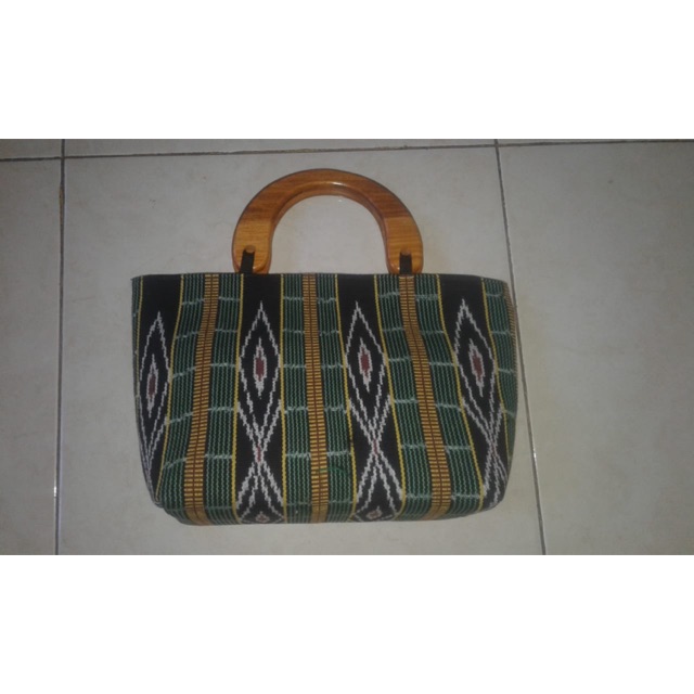 Tas motif tenun NTT