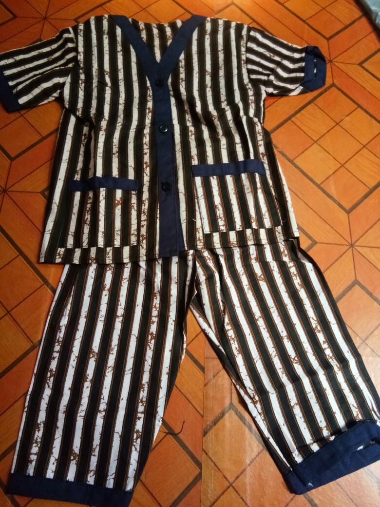 Setelan Batik Anak Untuk Usia 1 Sampai 2 Tahun