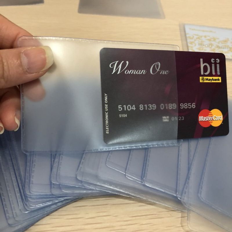 

Plastik Pelindung Cover Kartu Kredit ATM SIM ID Card Plastik KTP