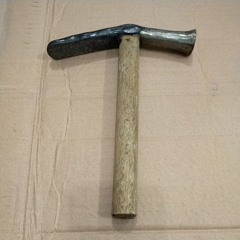 Palu tukang sepatu sendal hitam