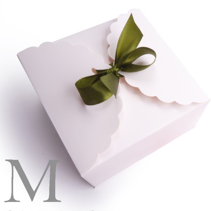

(10 Pcs) Dus Packaging Souvenir Gift Box Hampers Kue Kering Hari Raya Lebaran Natal Imlek Kardus Kue Ukuran 14x14x7 cm