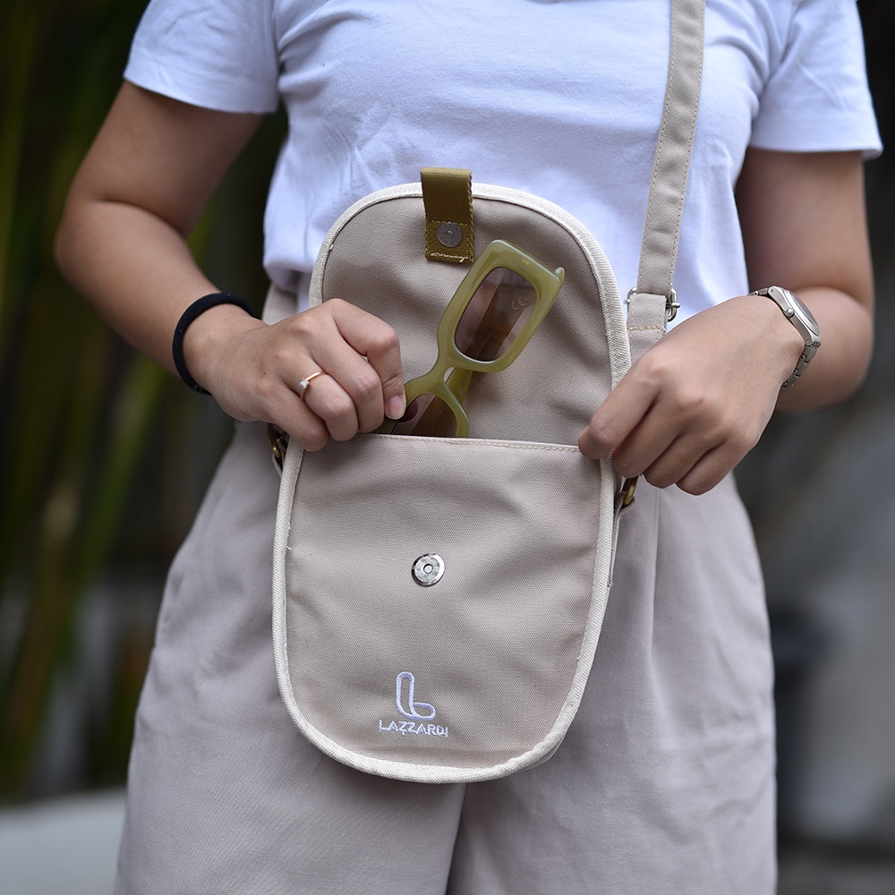 MEORI LATTE |ManNeedMe X LAZZARDI| Tas Handphone Wanita Sling Bag HP ORIGINAL