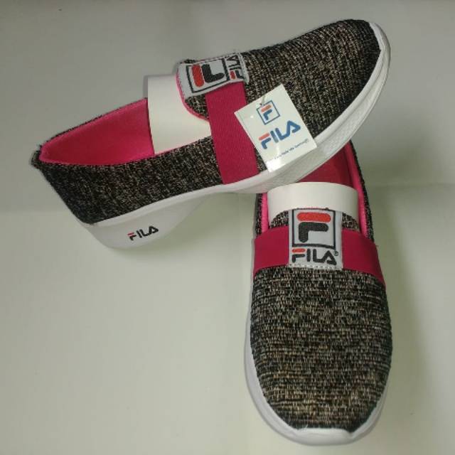 sepatu slip on fila