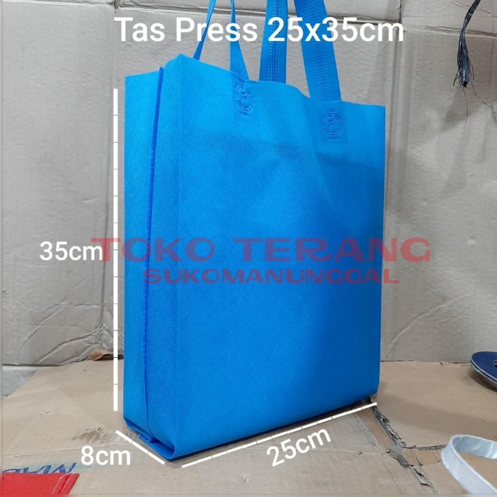 

kantong spunbond 25x8x35 tas kain goodie bag polos tas souvenir kantong sovenir SMJ