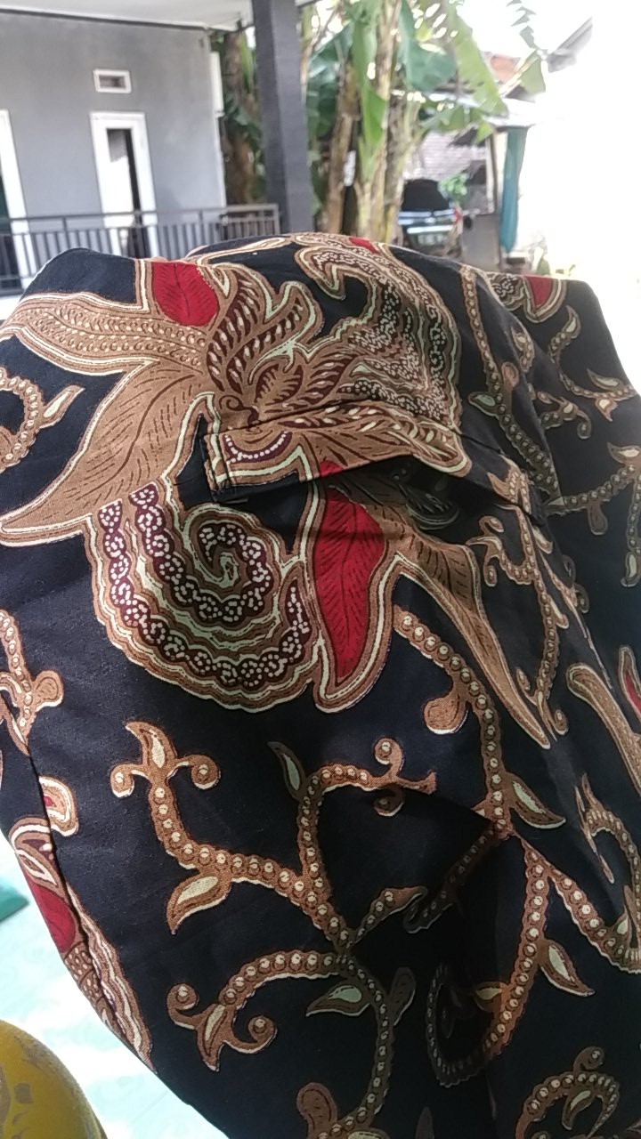 Kemeja Batik Pria Full Furing Lengan Panjang Katun Halus Baturadenan Motif Kembang Lombok