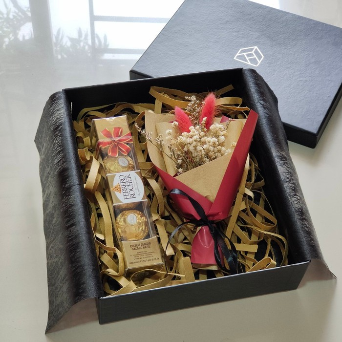 

Paket Hadiah Kado Ulang Tahun / Anniversary - Premade Mini #58 Berkualitas