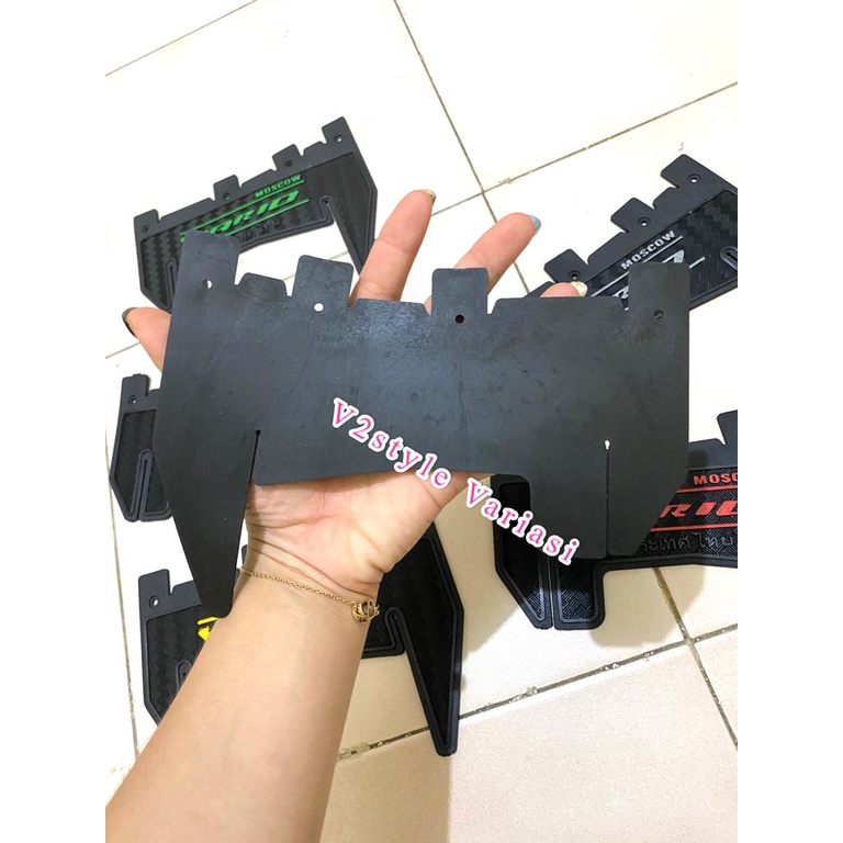 MUDFLAP HONDA VARIO KARET PENAHAN LUMPUR VARIO 125 150 FI LED KARPET PELINDUNG MESIN DINAMO ALAS TATAKAN SPAKBORN KOLONG KARBON TULISAN THAILAND CARBON THAILOOK TIKAR MOSCOW IMPORT DECKPAD VARIO NEW OLD VARIO LED ESP FI CBS  2014 2015 2016 2017 2018 2019