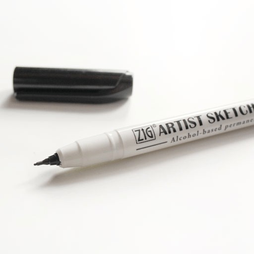 

ZIG KURETAKE ARTIST SKETCHING PEN IR-220SP 0.6 MM