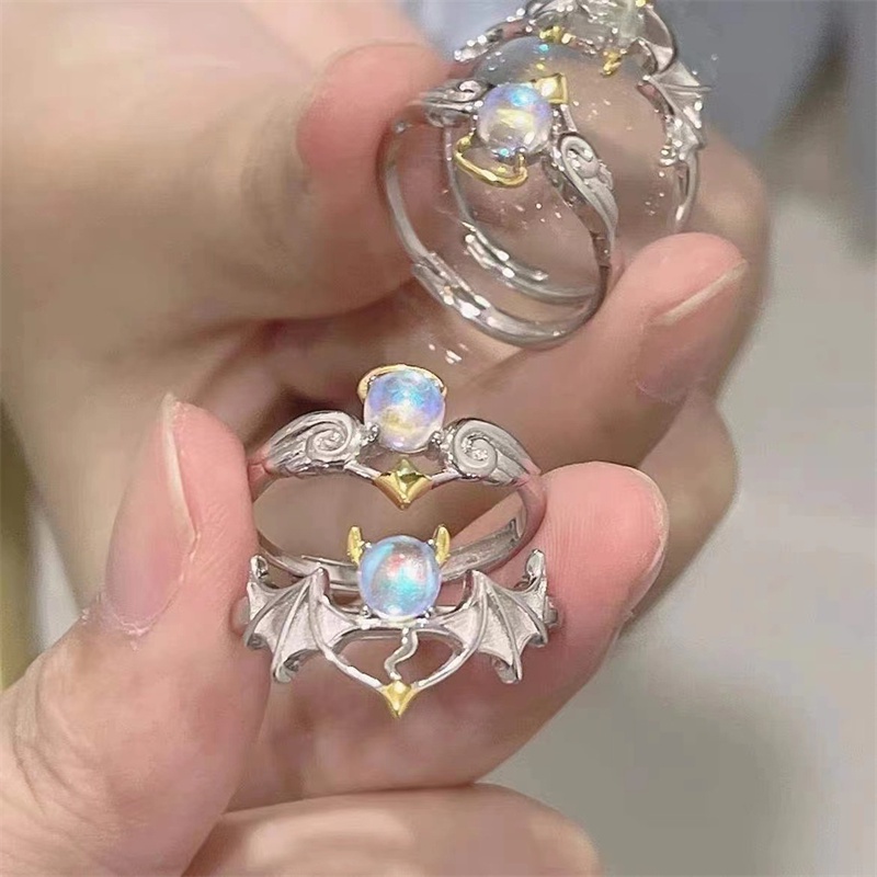 Cincin Silver Adjustable Desain Sayap Malaikat Demon Hias Moonstone Untuk Pasangan / Pria / Wanita