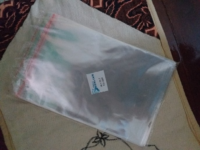 16x21,5 Cm Plastik Opp (seal/lem) Tebal 20 Mic Asli / Plastik Undangan / Jilbab