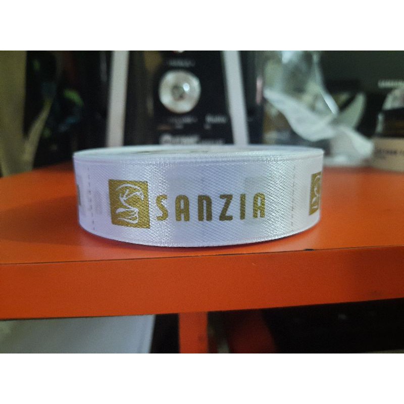 

LABEL MERK satin 2cm untuk Baju Masker (2-4 HARI JADI)