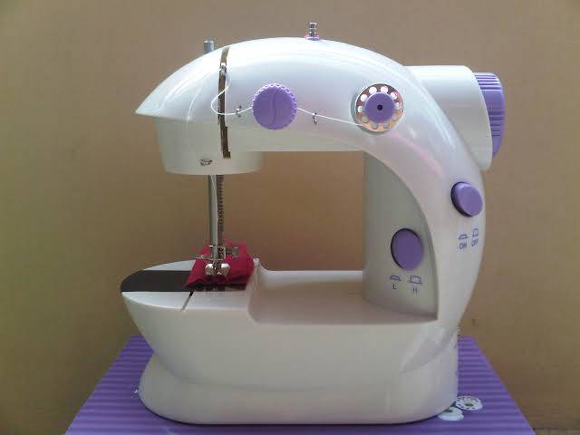 MESIN JAHIT MINI SEWING MACHINE GT 202 WITH LED LIGHT ( DENGAN LAMPU LED)