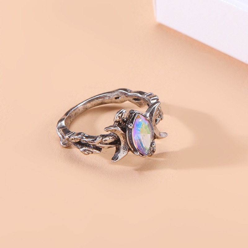 Cincin Zircon Bentuk Bulan Sabit Bahan Alloy Warna Silver Untuk Wanita