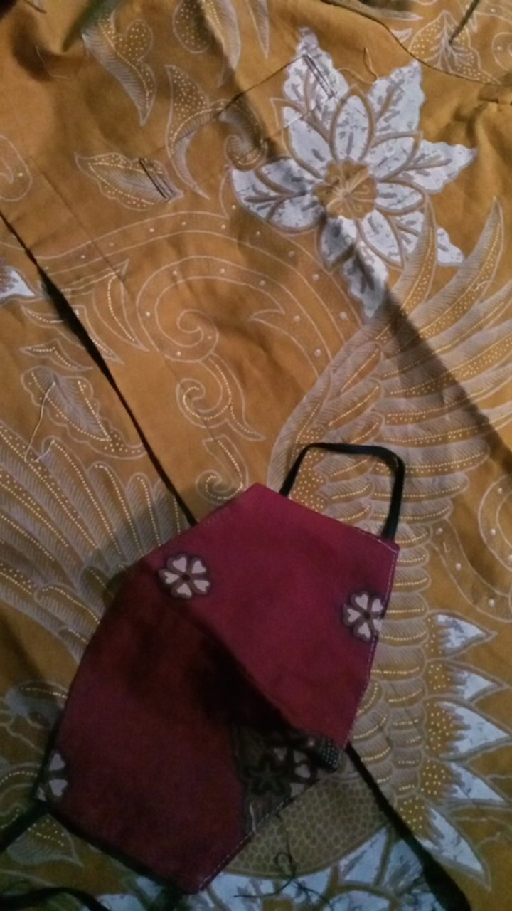 Hem Batik Pria Lengan Pendek Lapis Furing Kate Kunyit Batik Solo