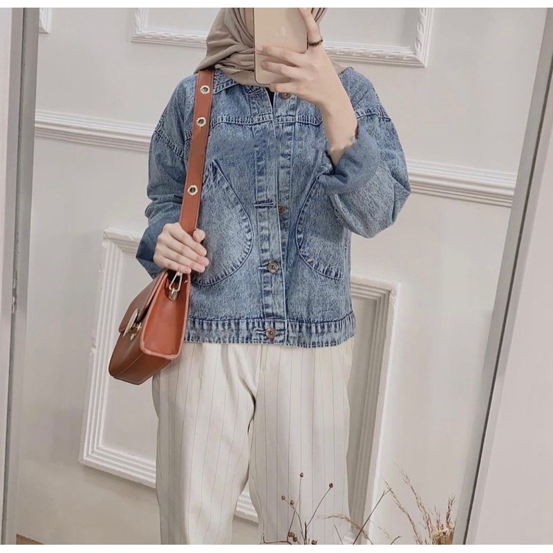 Oversize Jacket Denim Wanita Saku Bulat - Dora Denim Jacket