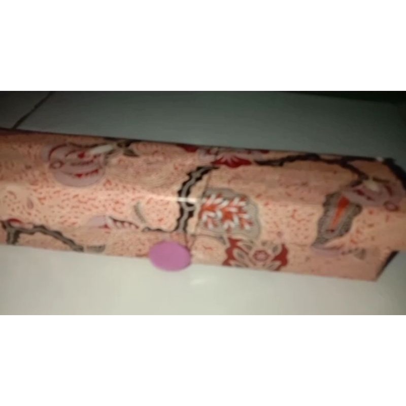 

Tempat pensil dari kardus