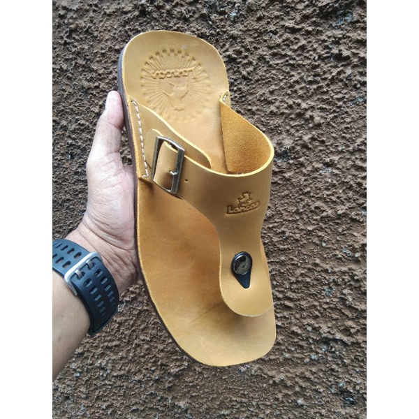 SANDAL KULIT ASLI UNTUK PRIA BERKUALITAS TINGGI