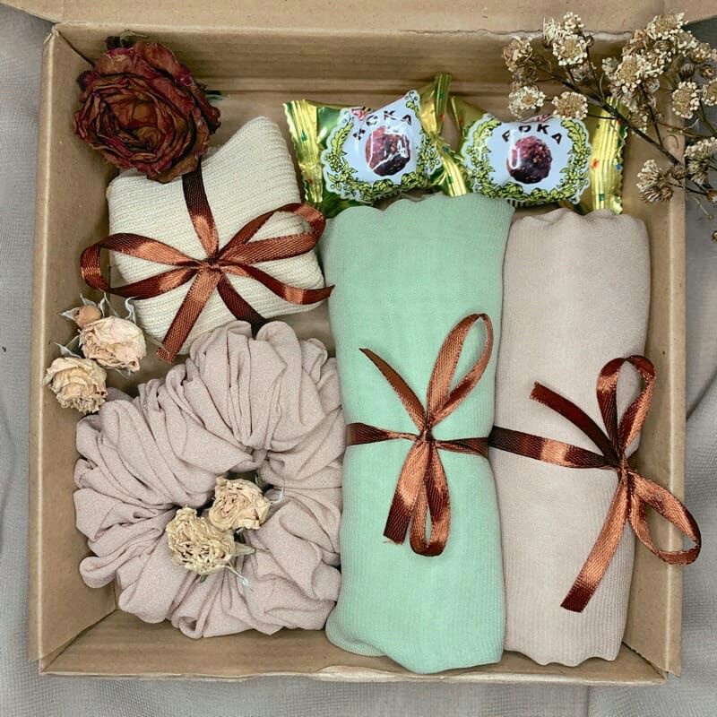 

PROMO HAMPERS GIFT BOX HIJAB
