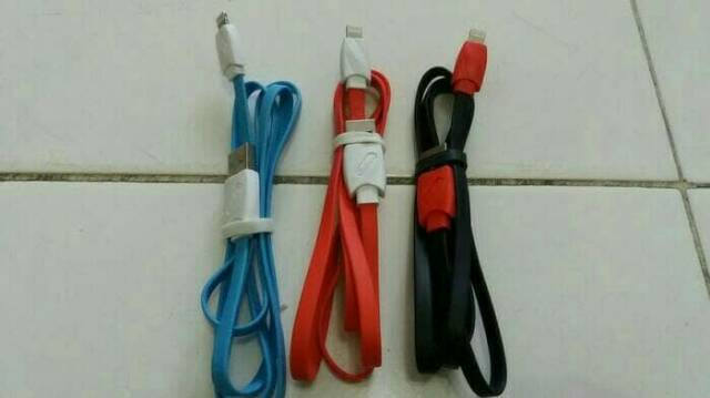 Kabel Data Charger Vivan iPhone 5 /6 /7 CTL100