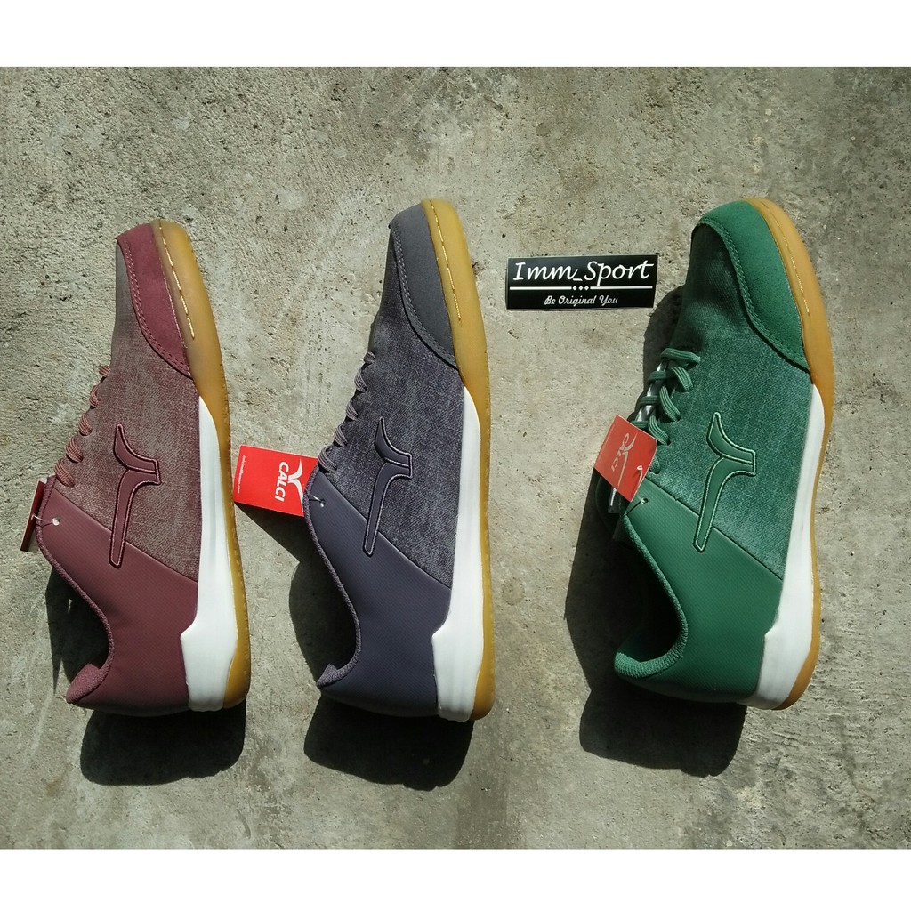 Obral Sepatu Futsal Calci Dominion