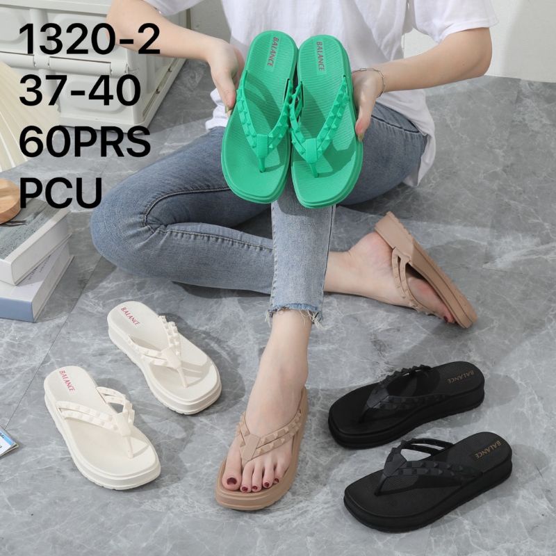 Sandal Jepit Wanita Model Rockstud/Sandal Jepit Wanita Valentino/Sandal Jepit Wanita Jelly Karet/Sandal Jepit Wanita Terbaru/Sandal Jepit Wanita Kekinian/Sandal Jepit Wanita Jelly Karet Terlaris/Sandal Jepit Wanita Tali Duri/Sandal Jepit Wanita Non Slip