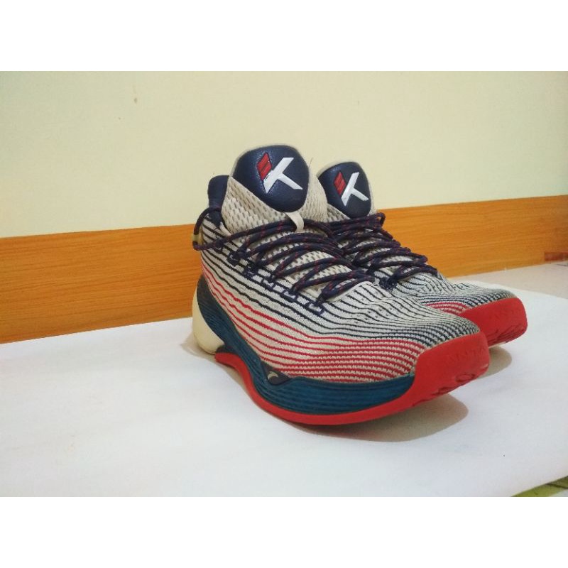Sepatu Basket Preloved Anta KT 4