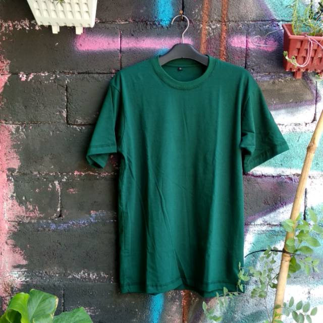 Kaos polos hijau botol