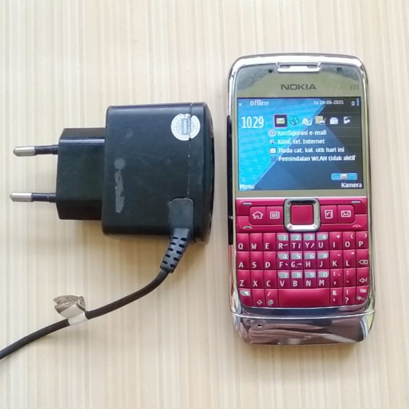 Handphone / HP Nokia Jadul E71 Symbian Bekas Normal Mulus