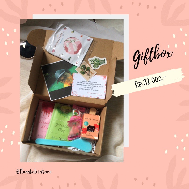 

Hampers Lipstick/Kado Ulangtahun/ Kado Wisuda/ Giftbox