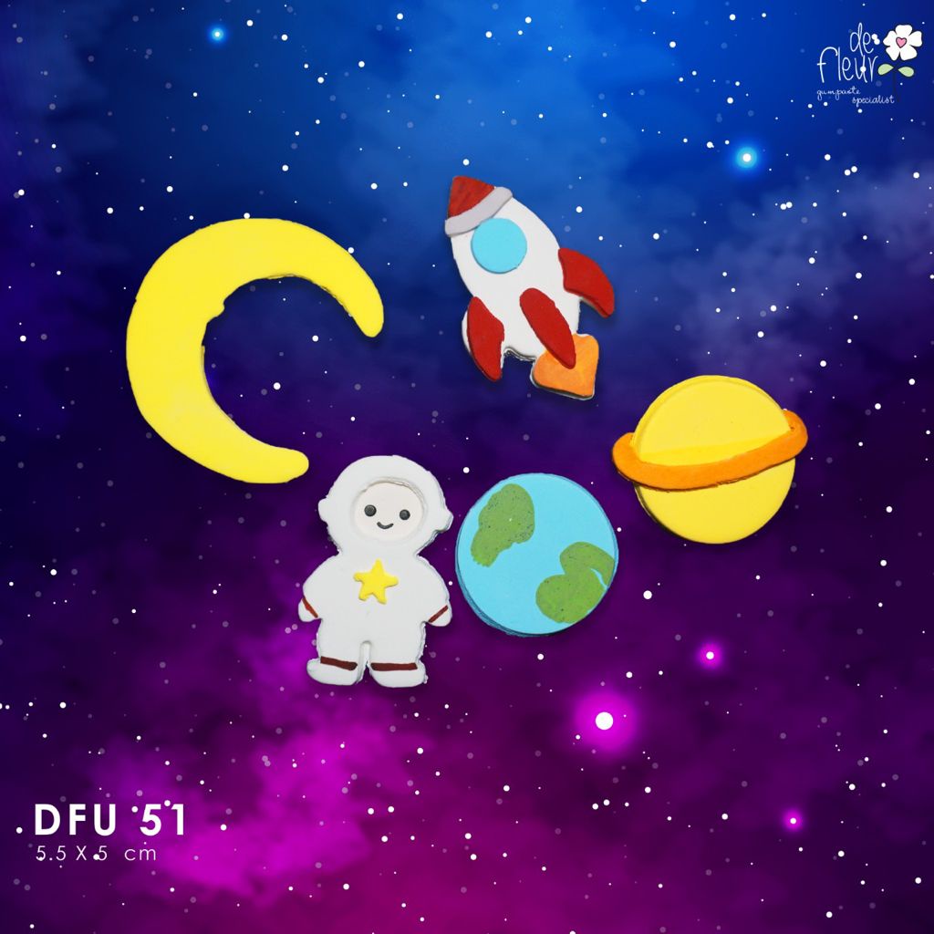 

Gumpaste hiasan kue tart halal - tema Astronot