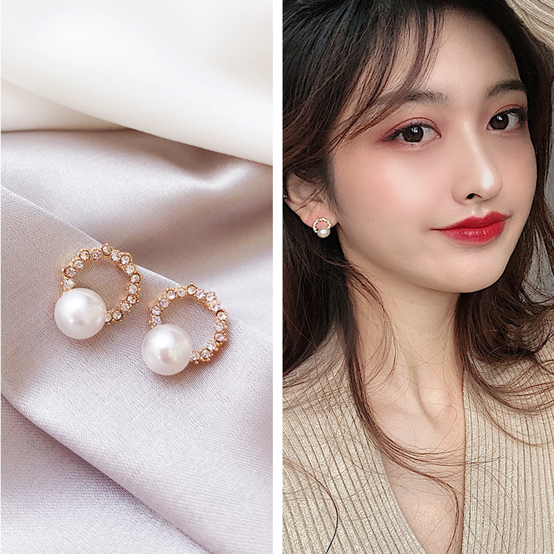 Anting Stud Hias Mutiara Berlian Bahan S925 Silver Needle Gaya Korea Untuk Wanita