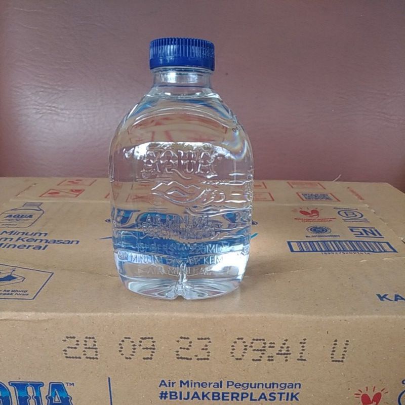 

Aqua Botol 220ml isi 24