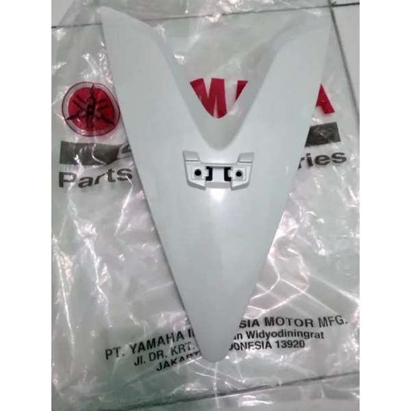 tameng depan cover segitiga depan dasi depan aerox 155 putih original ygp