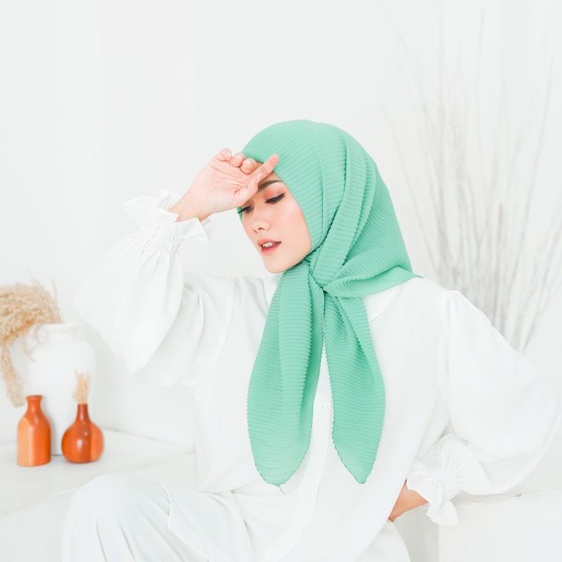 HIJAB SEGIEMPAT PLISKET / BELLA SQUARE PLISKET / BELLA PLISKET LIDI PREMIUM TANPA LIPATAN TENGAH