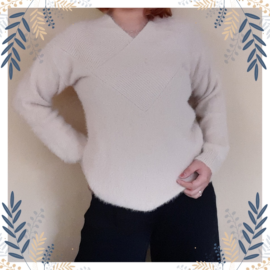 Fuzzy White / Fuzzy Sweater / Sweater Bulu