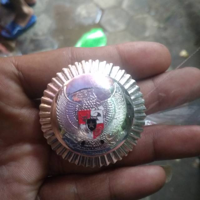 

Tanda jabatan camat 4cm