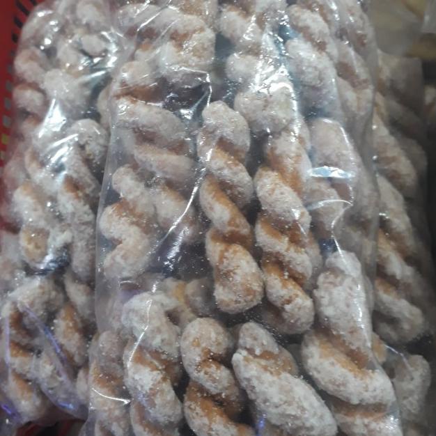 

➩ Kue Untir Untir/Kue Tambang dari Medan ☜