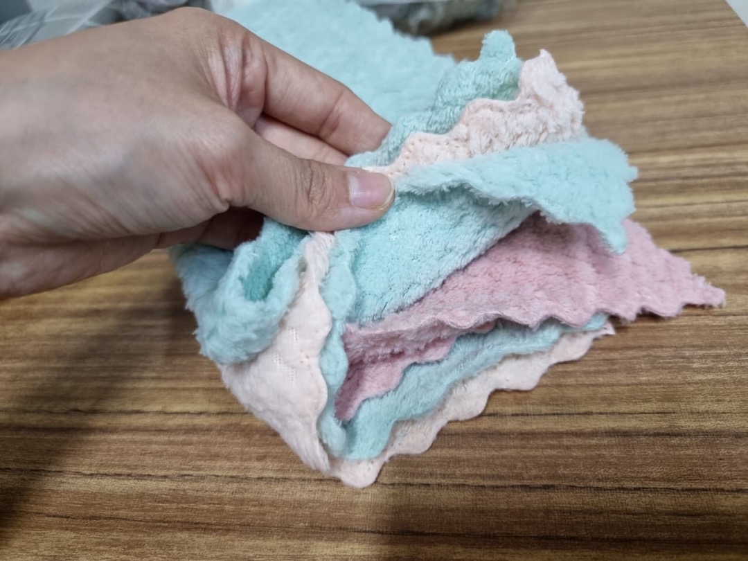 Kain Lap Piring / Lap Meja / Lap Tangan Anti Minyak Bahan Coral Velvet